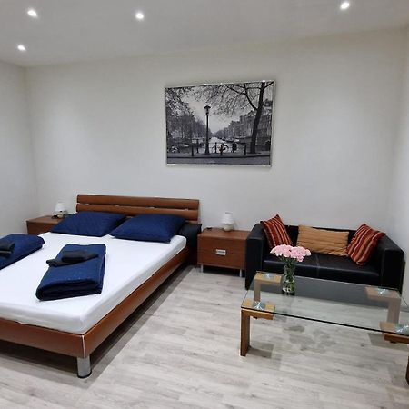 Apartment Flora - Late Check-Out At Noon 12 O Clock For Free Bratislava Exterior foto